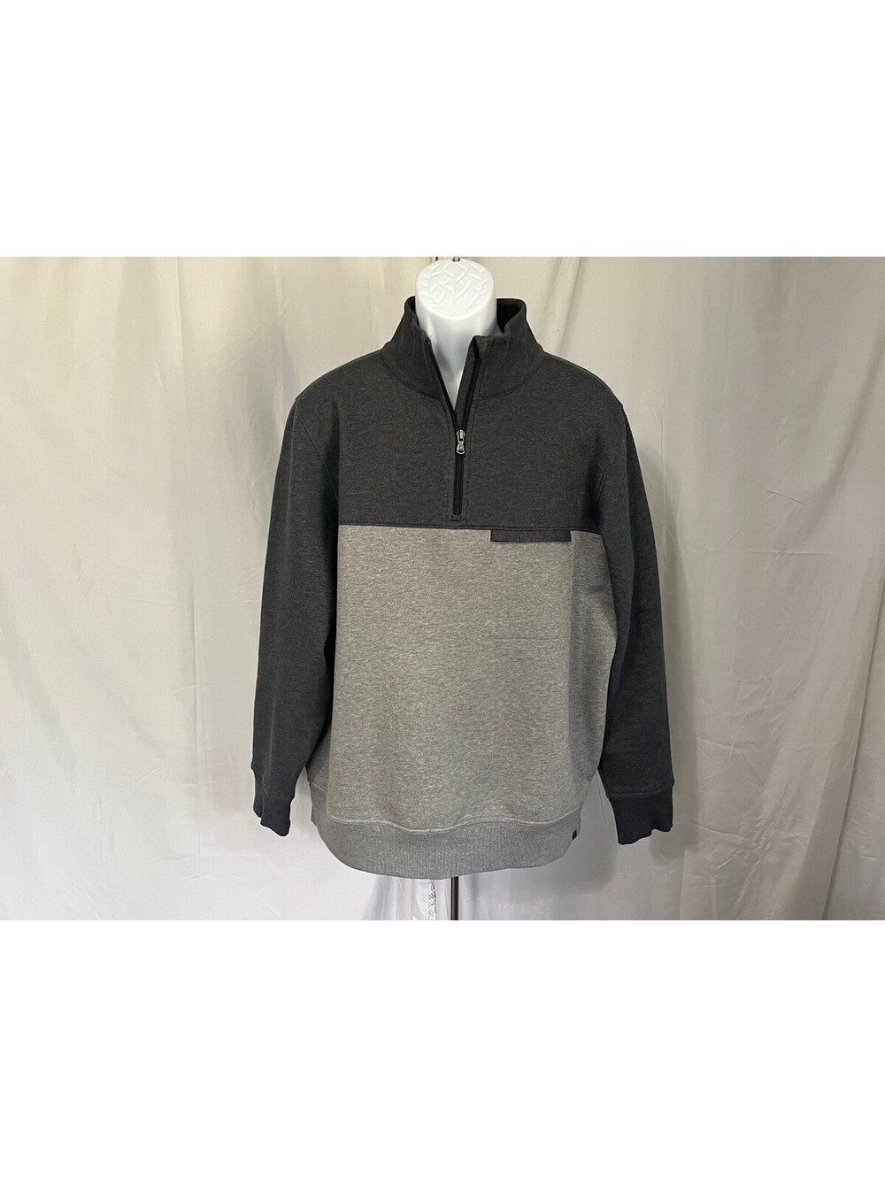 Tasc Performance Men's Gray on Gray 1/2 Zip Pullover Jacket XL EUC